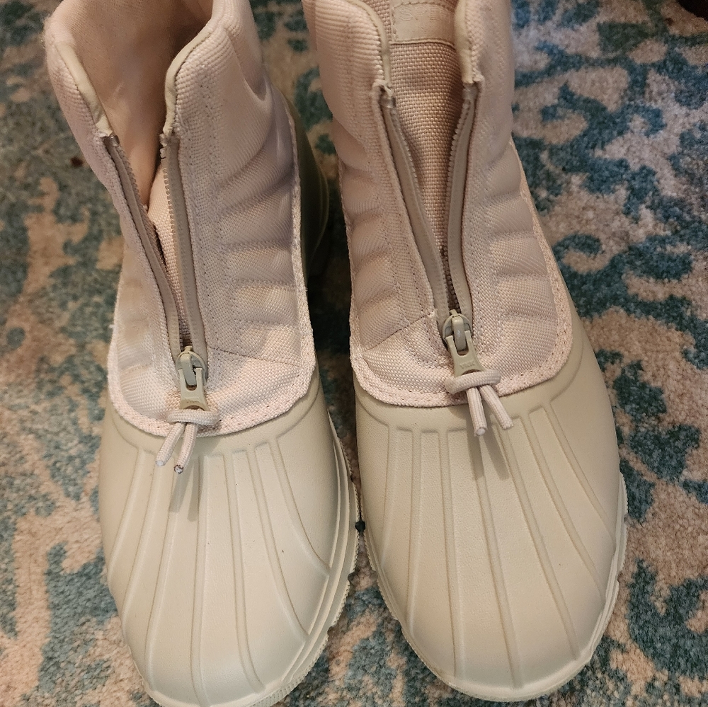 NWOT Sperry ankle boots